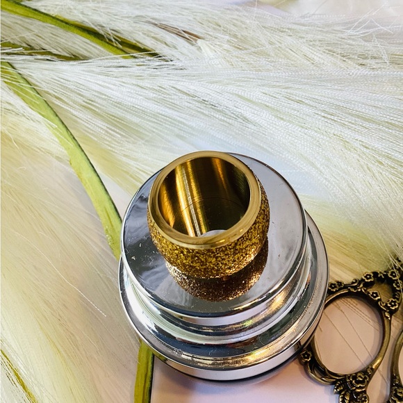 Big And Beautiful Gold Color Fashion ball  Ring Surrounded By Fashion Glitter - Picture 10 of 11